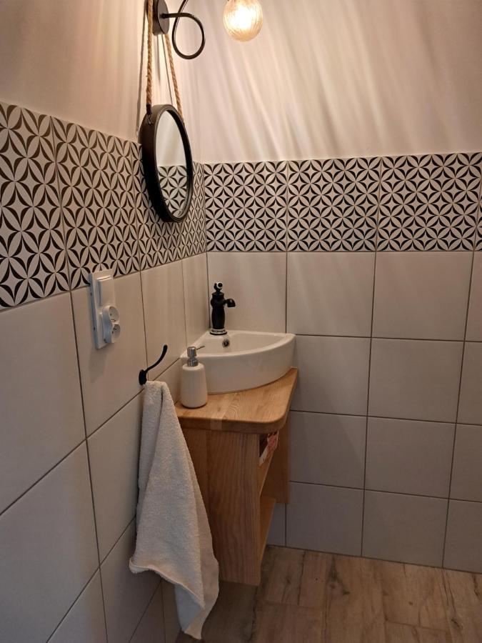 Honey House Apartment Gesiniec Exterior photo